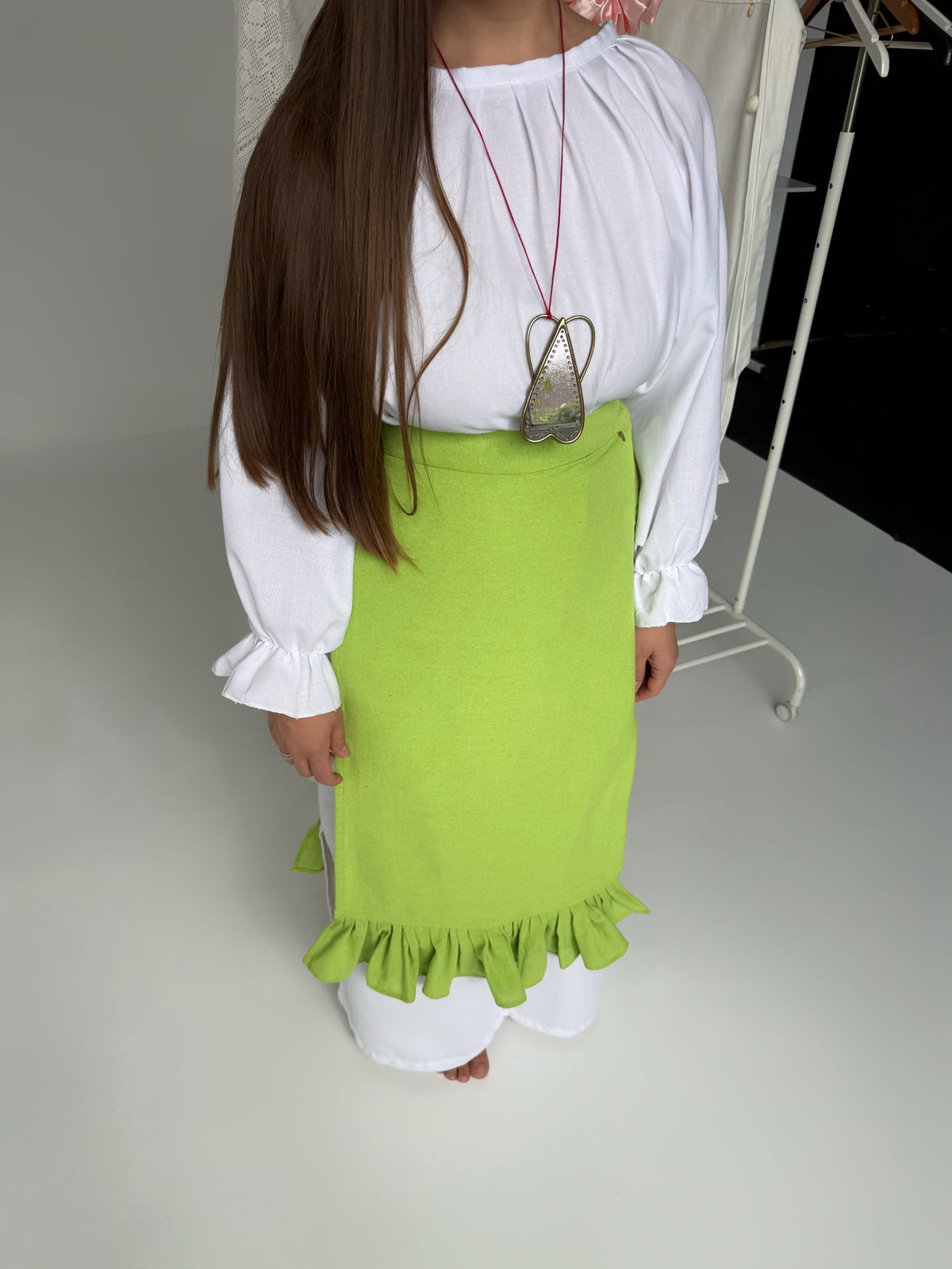 Nona ( in green color) two please set
