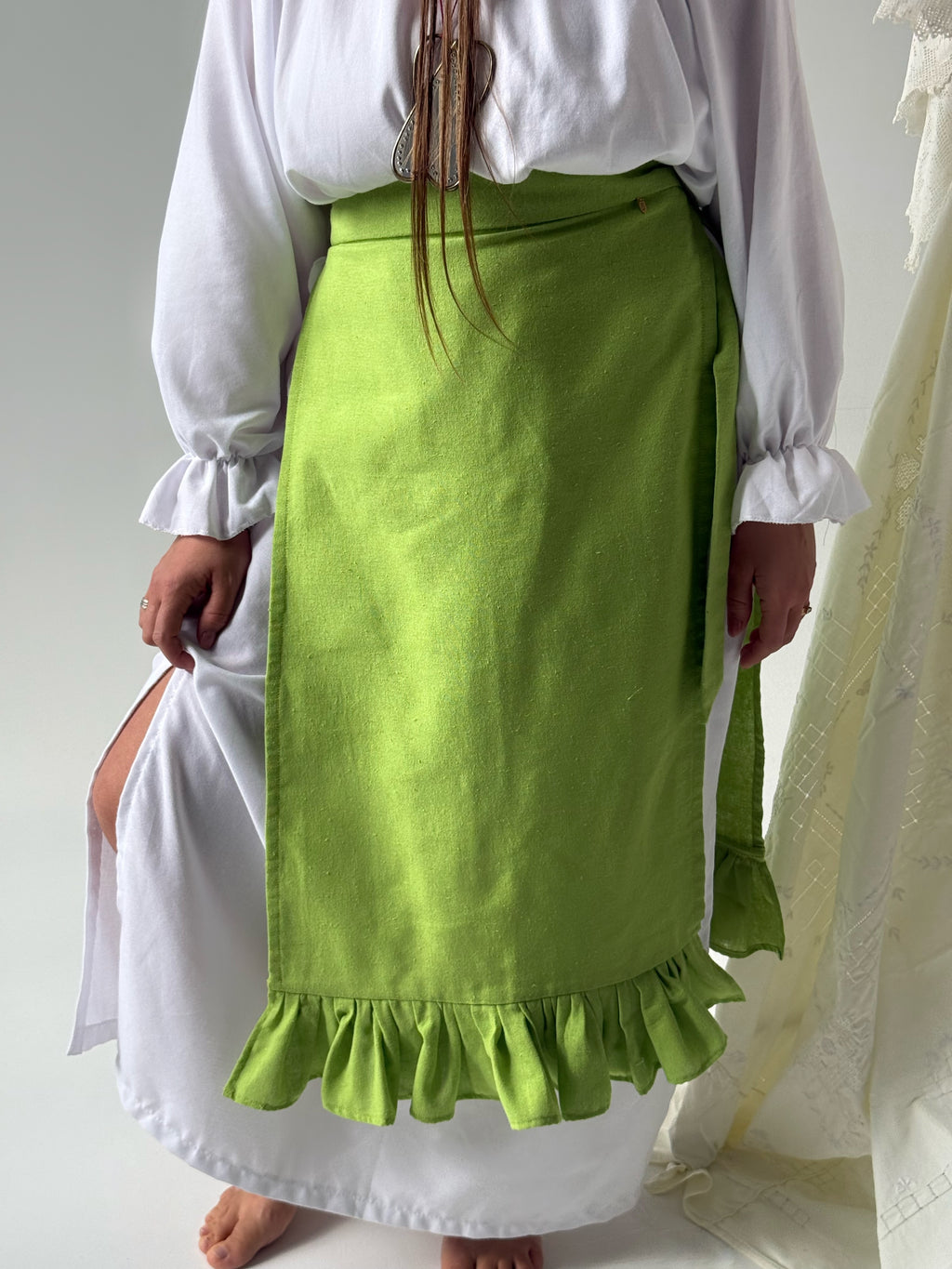 Nona ( in green color) two please set